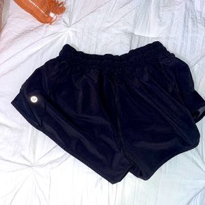 Lululemon Hotty Hot Black Shorts (2.5 inseam) size 4